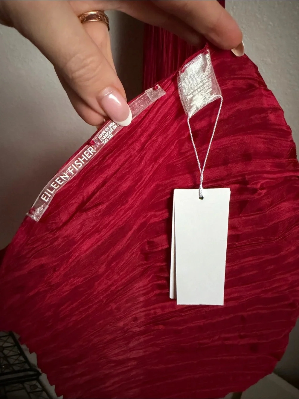 NWT Eileen Fisher Crinkled Whisper Organic Silk Scarf  Ruby One Size